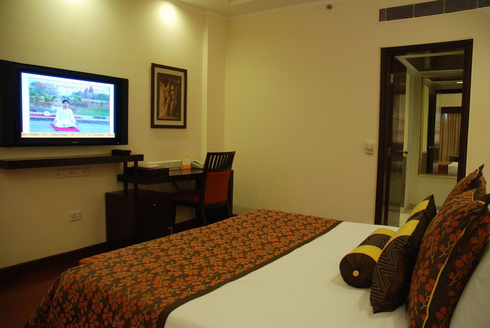 The Lalit Temple View Hotel Khajuraho Exterior photo
