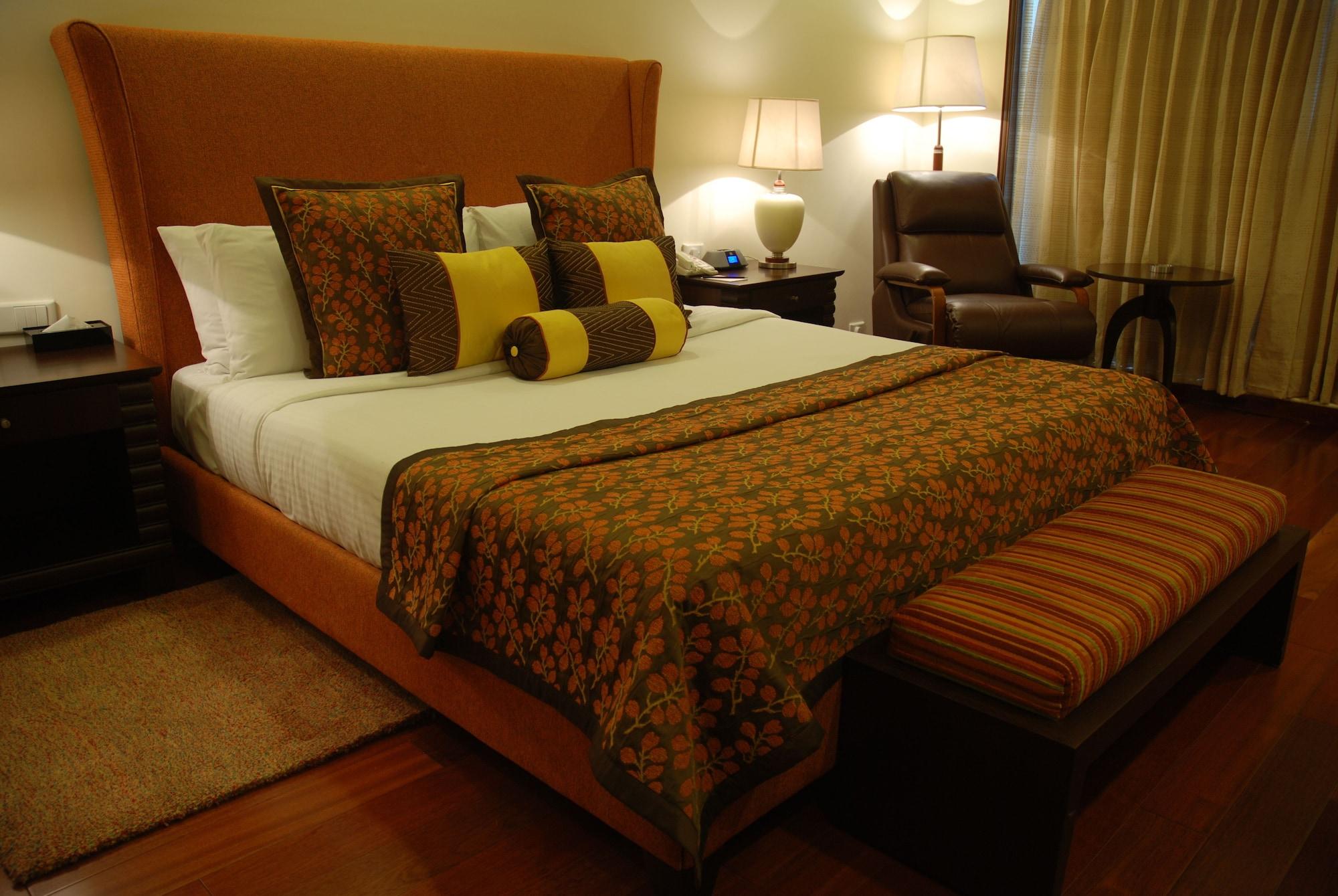 The Lalit Temple View Hotel Khajuraho Exterior photo