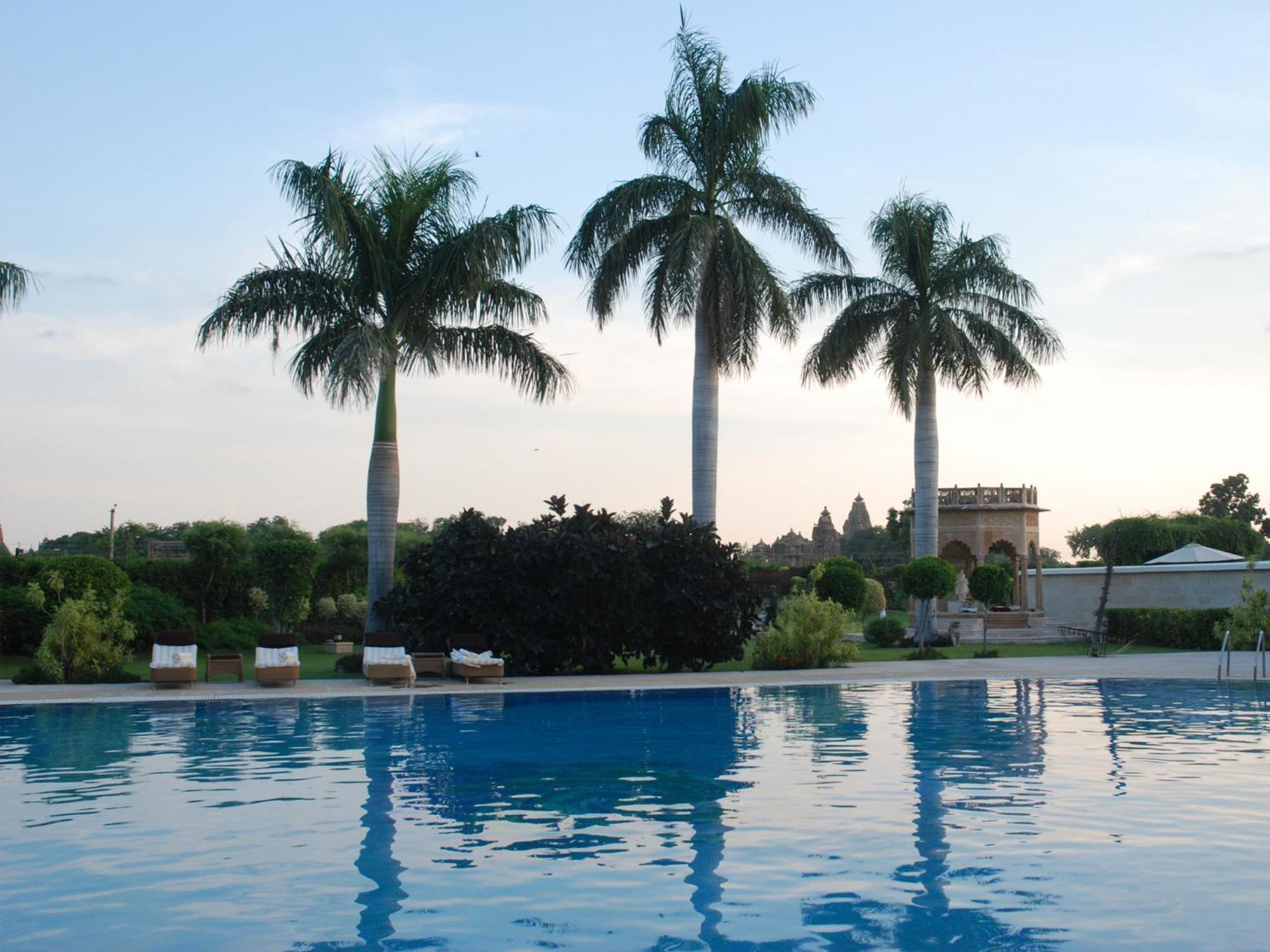 The Lalit Temple View Hotel Khajuraho Exterior photo