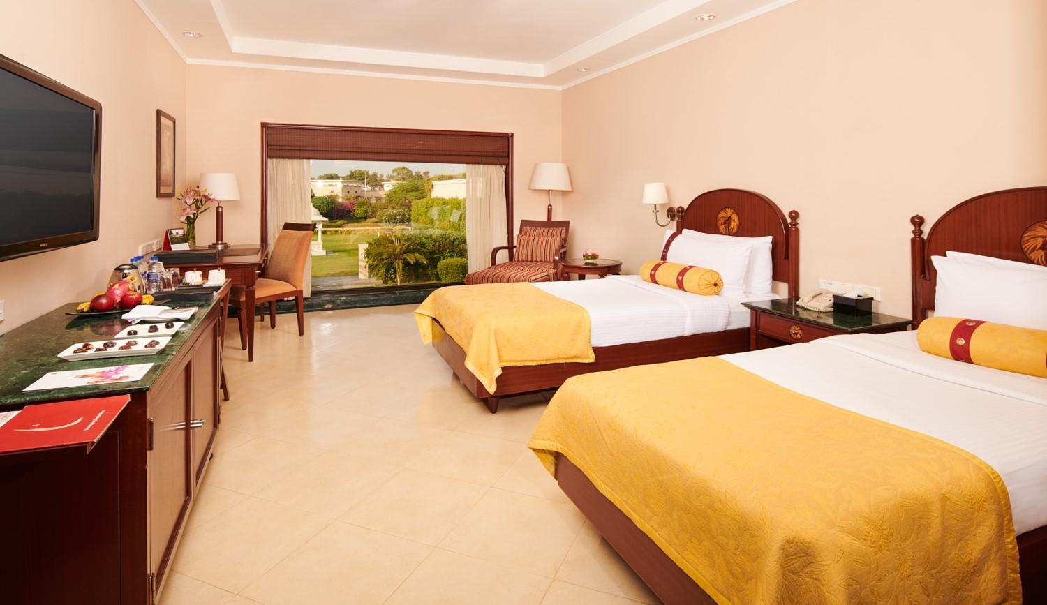 The Lalit Temple View Hotel Khajuraho Exterior photo