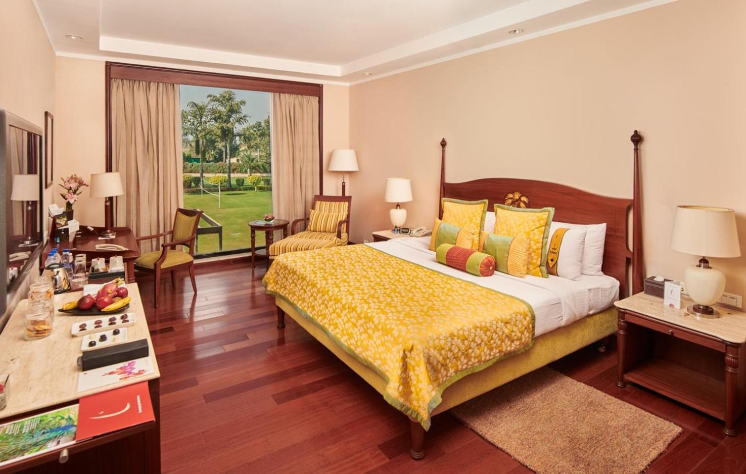 The Lalit Temple View Hotel Khajuraho Exterior photo