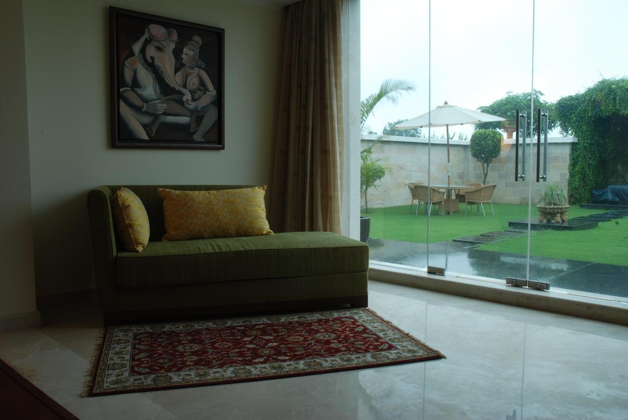 The Lalit Temple View Hotel Khajuraho Exterior photo