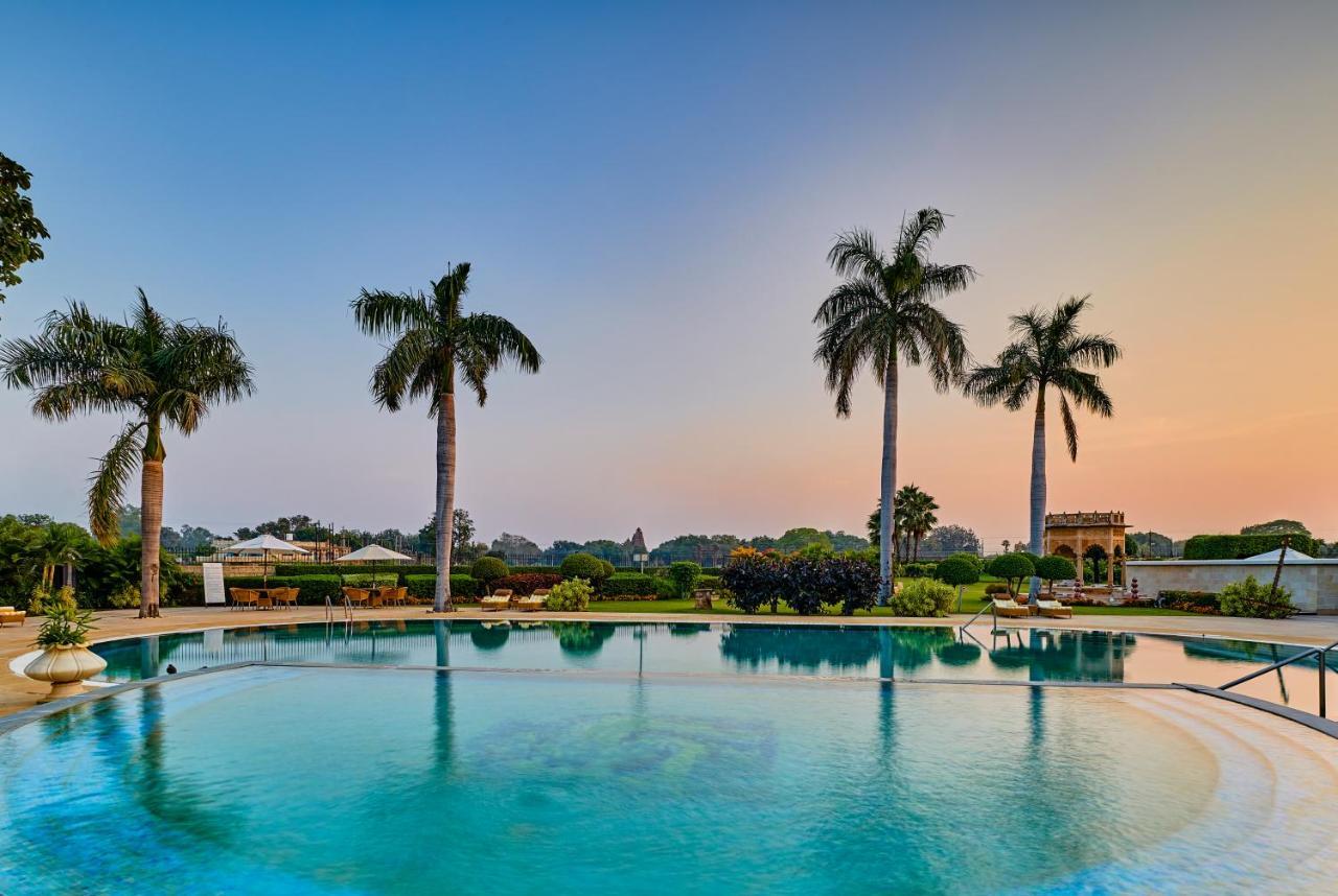The Lalit Temple View Hotel Khajuraho Exterior photo